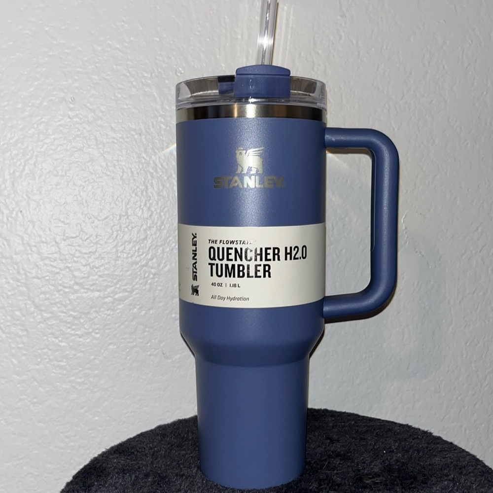 BRAND NEW Twilight 40 ounce Stanley Tumbler 🫧